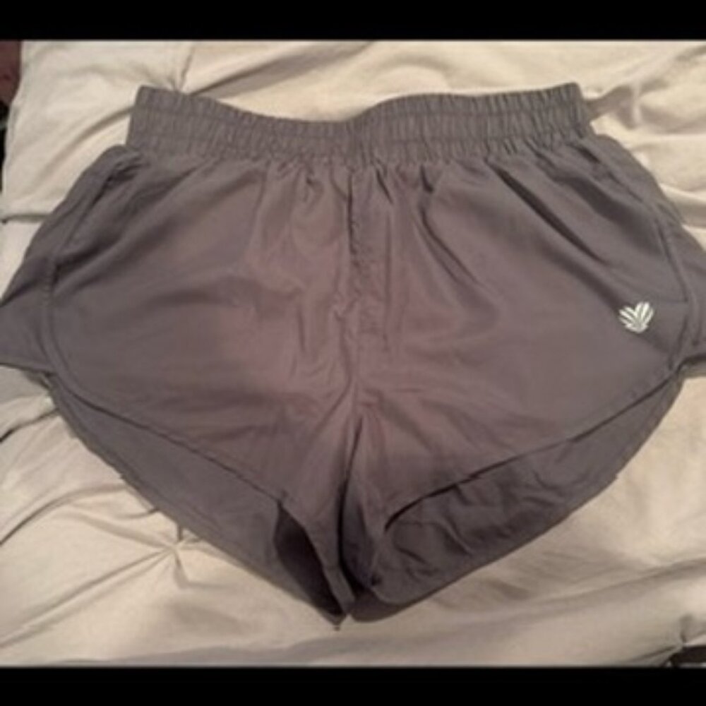 Women’s Forever 21 grey workout shorts